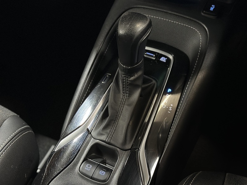 Toyota Corolla VVT-h Design - U1380