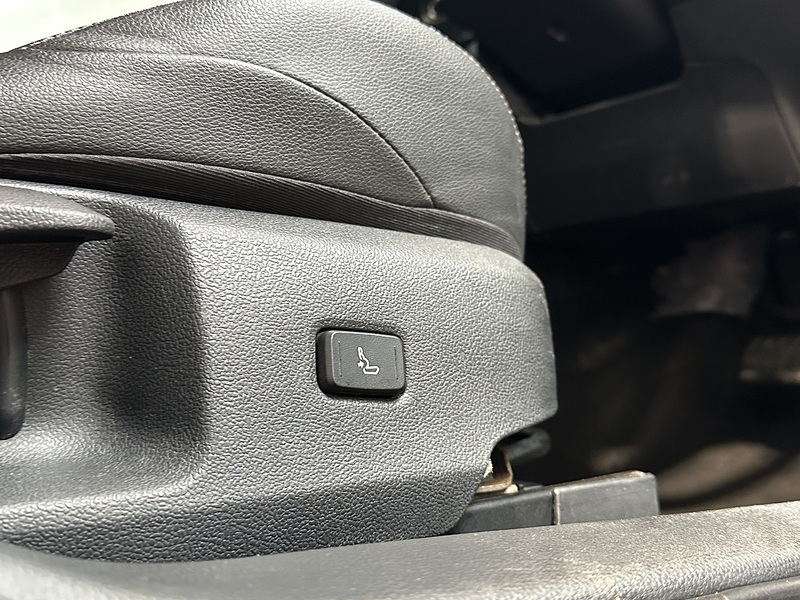 Toyota Corolla VVT-h Design - U1380