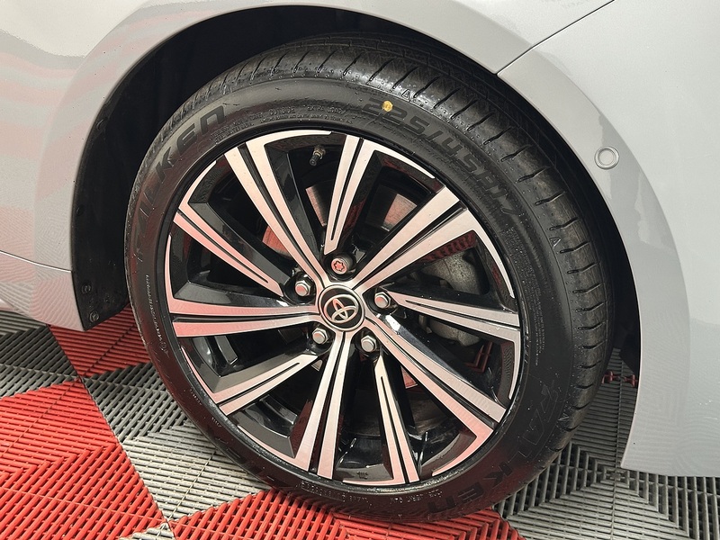 Toyota Corolla VVT-h Design - U1380