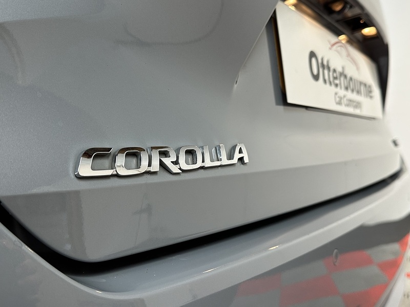 Toyota Corolla VVT-h Design - U1380