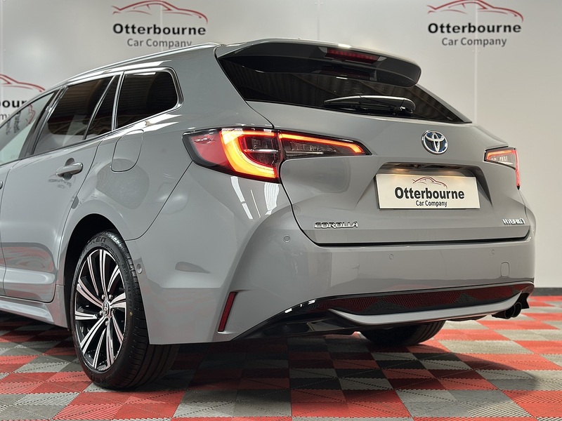 Toyota Corolla VVT-h Design - U1380
