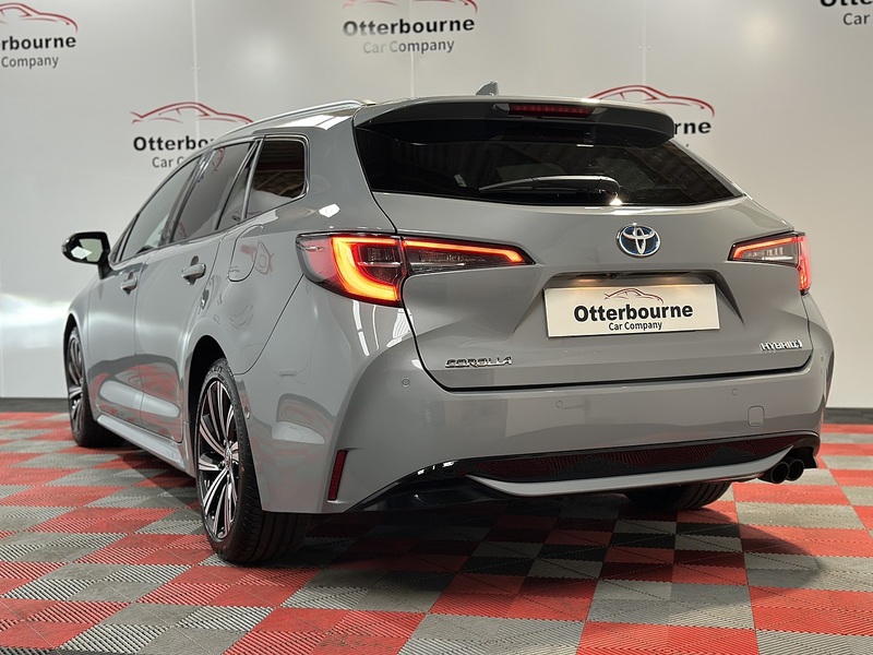 Toyota Corolla VVT-h Design - U1380