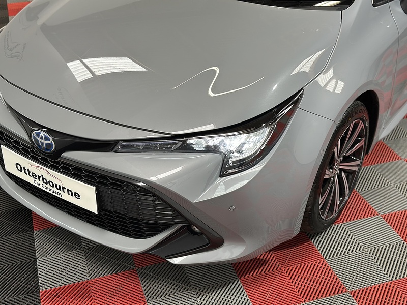 Toyota Corolla VVT-h Design - U1380