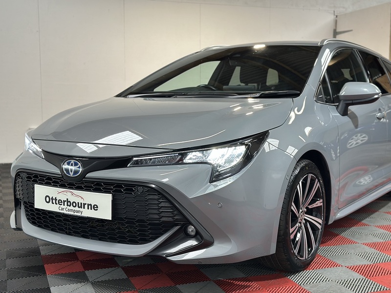 Toyota Corolla VVT-h Design - U1380