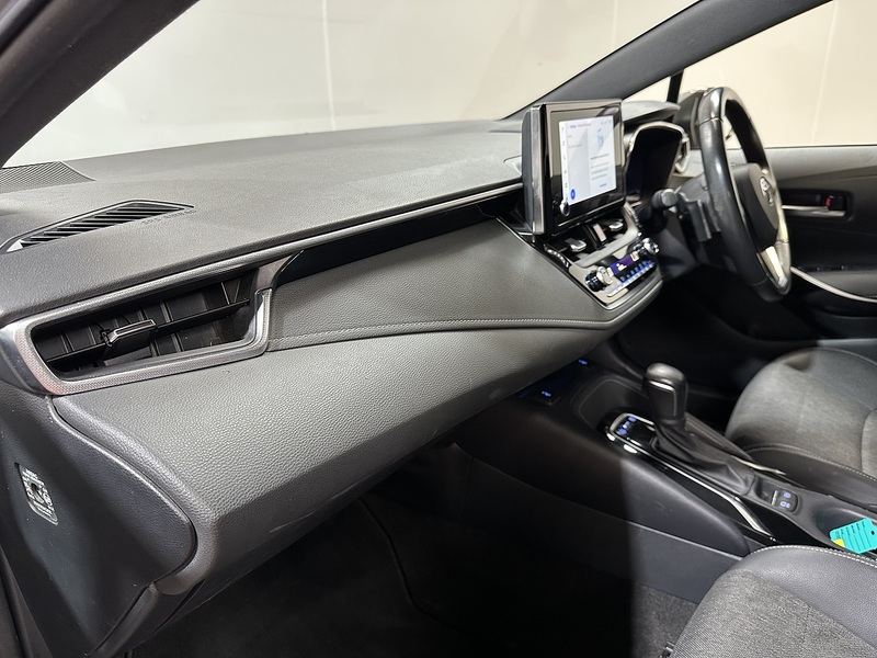 Toyota Corolla VVT-h Design - U1380