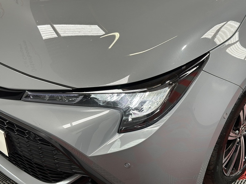 Toyota Corolla VVT-h Design - U1380