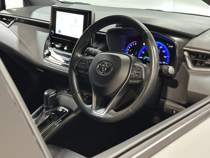 Toyota Corolla VVT-h Design - U1380