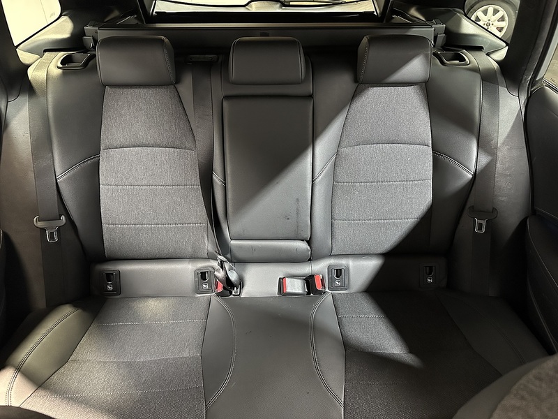 Toyota Corolla VVT-h Design - U1380