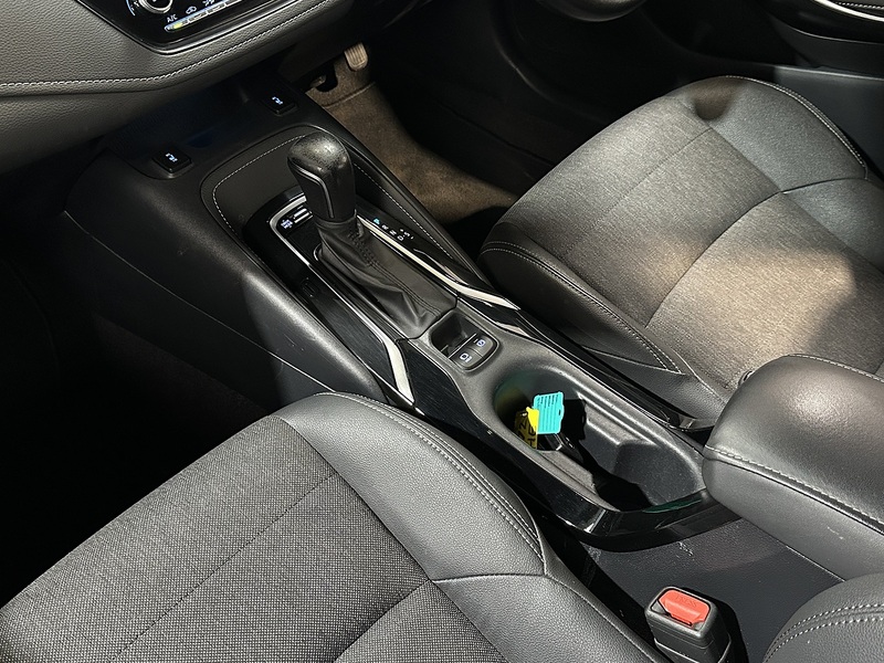 Toyota Corolla VVT-h Design - U1380