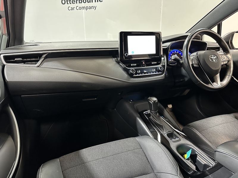 Toyota Corolla VVT-h Design - U1380
