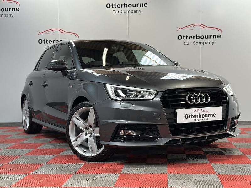 Audi A1 TFSI CoD Black Edition - U1382