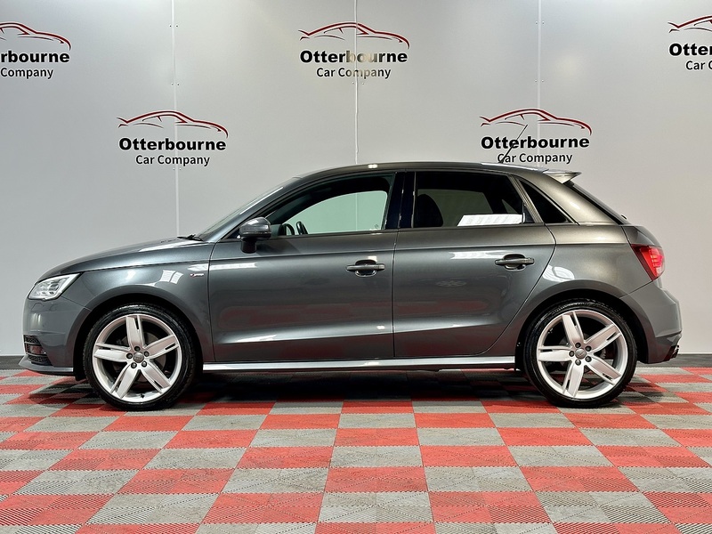 Audi A1 TFSI CoD Black Edition - U1382