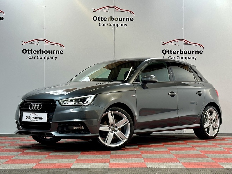 Audi A1 TFSI CoD Black Edition - U1382