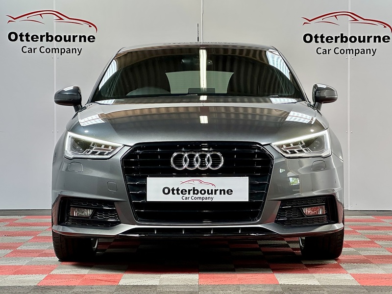 Audi A1 TFSI CoD Black Edition - U1382