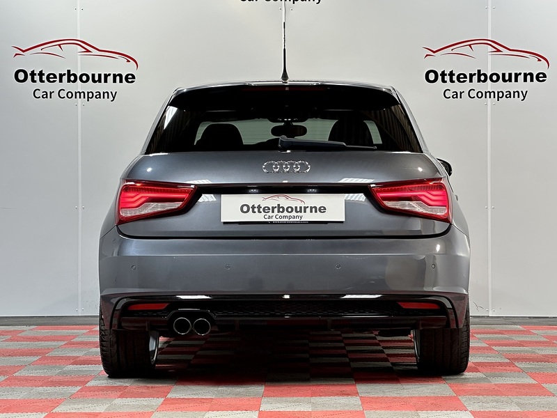 Audi A1 TFSI CoD Black Edition - U1382