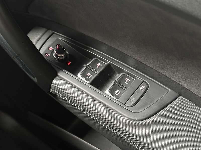 Audi A1 TFSI CoD Black Edition - U1382