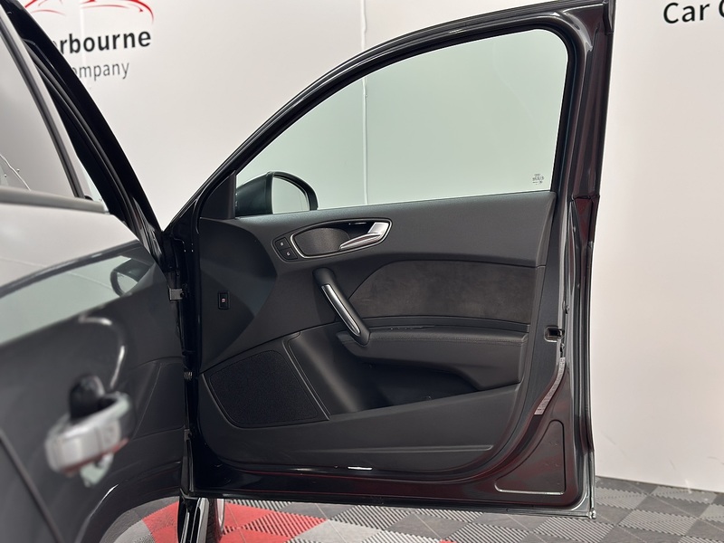 Audi A1 TFSI CoD Black Edition - U1382
