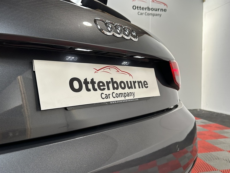 Audi A1 TFSI CoD Black Edition - U1382
