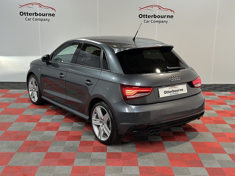 Audi A1 TFSI CoD Black Edition - U1382