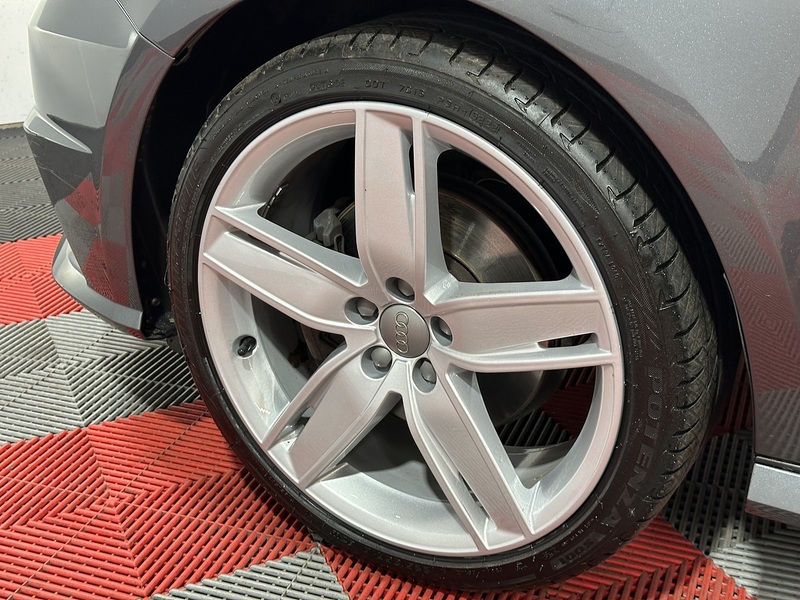 Audi A1 TFSI CoD Black Edition - U1382
