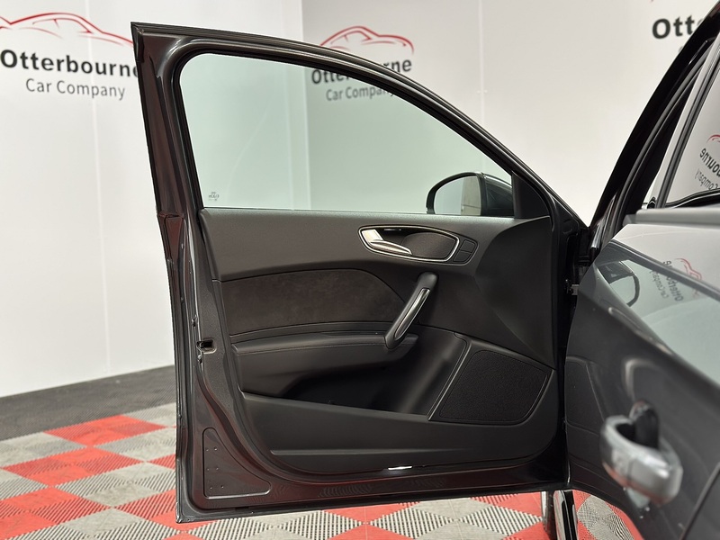 Audi A1 TFSI CoD Black Edition - U1382