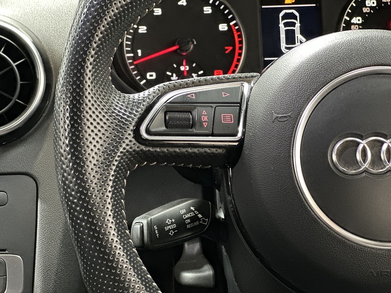 Audi A1 TFSI CoD Black Edition - U1382