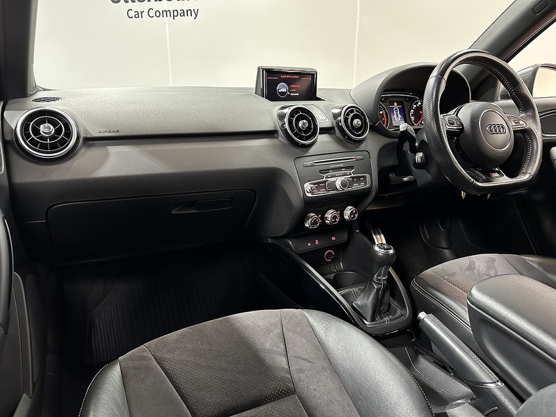Audi A1 TFSI CoD Black Edition - U1382