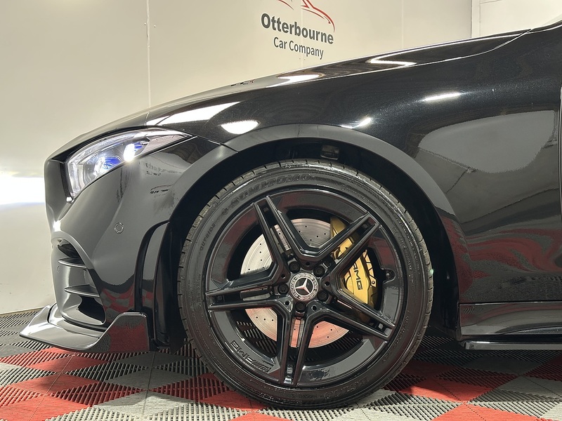 Mercedes-Benz CLS CLS350d AMG Line - U1389