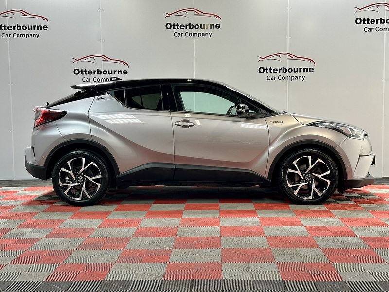 Toyota C-HR VVT-h Dynamic - U1390