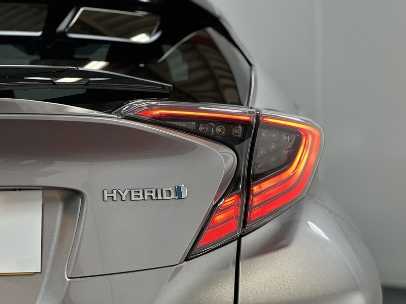 Toyota C-HR VVT-h Dynamic - U1390