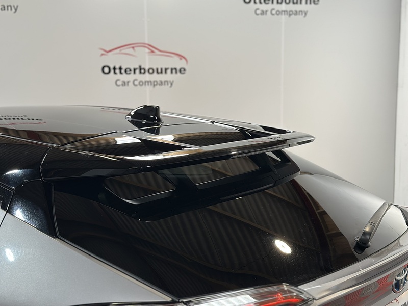 Toyota C-HR VVT-h Dynamic - U1390