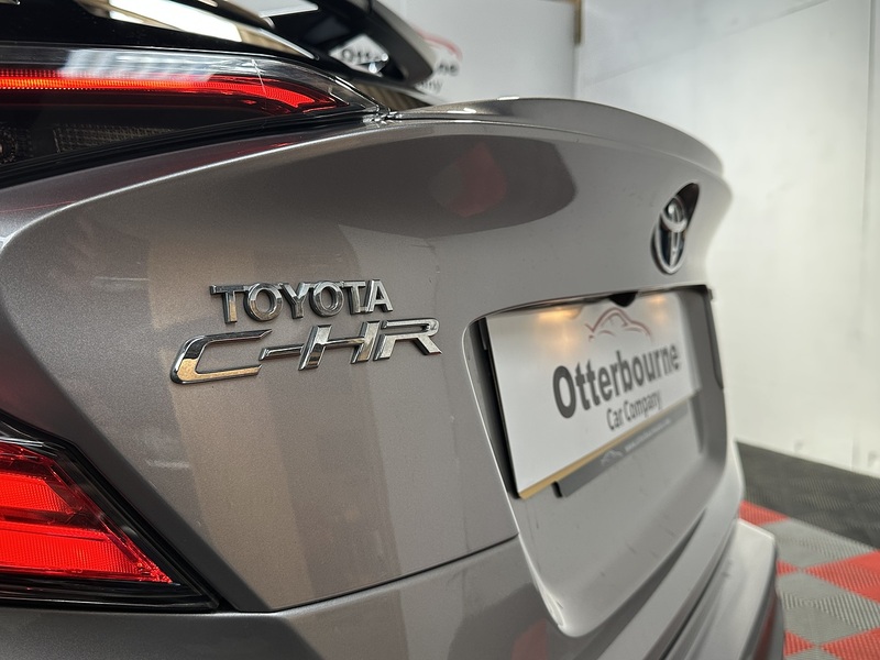 Toyota C-HR VVT-h Dynamic - U1390
