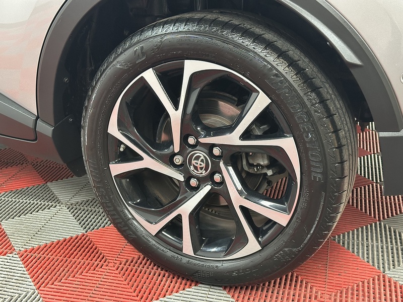Toyota C-HR VVT-h Dynamic - U1390