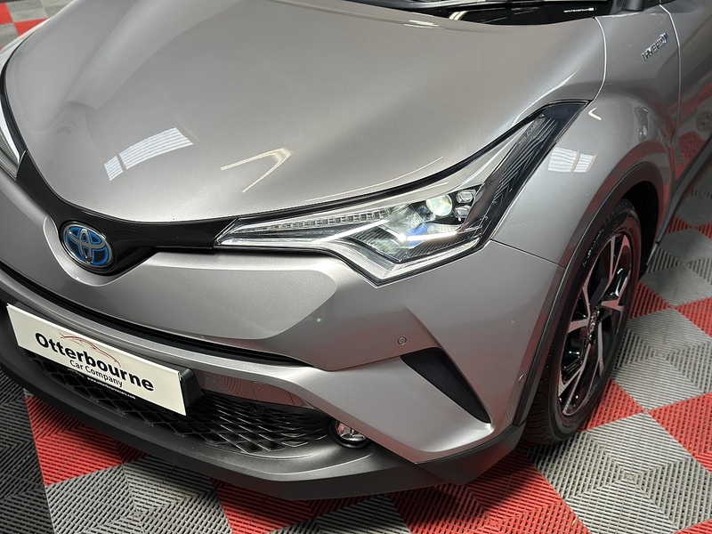 Toyota C-HR VVT-h Dynamic - U1390