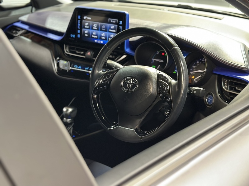 Toyota C-HR VVT-h Dynamic - U1390