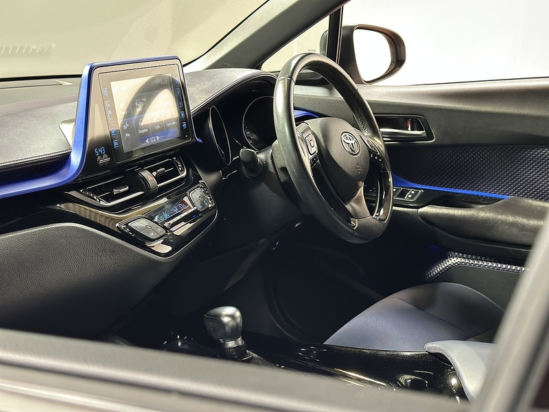 Toyota C-HR VVT-h Dynamic - U1390