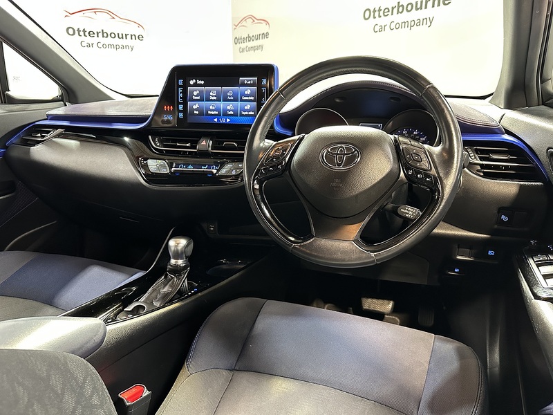Toyota C-HR VVT-h Dynamic - U1390