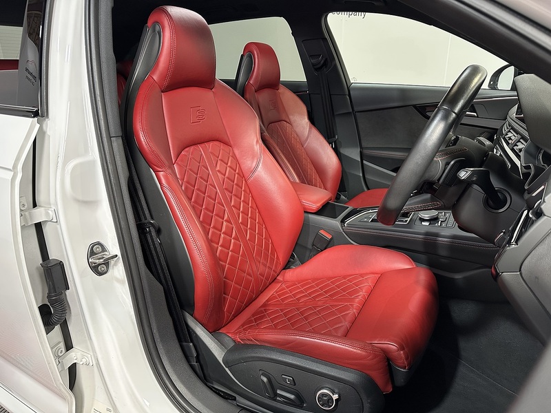 Audi S4 Avant TFSI V6 - U1393