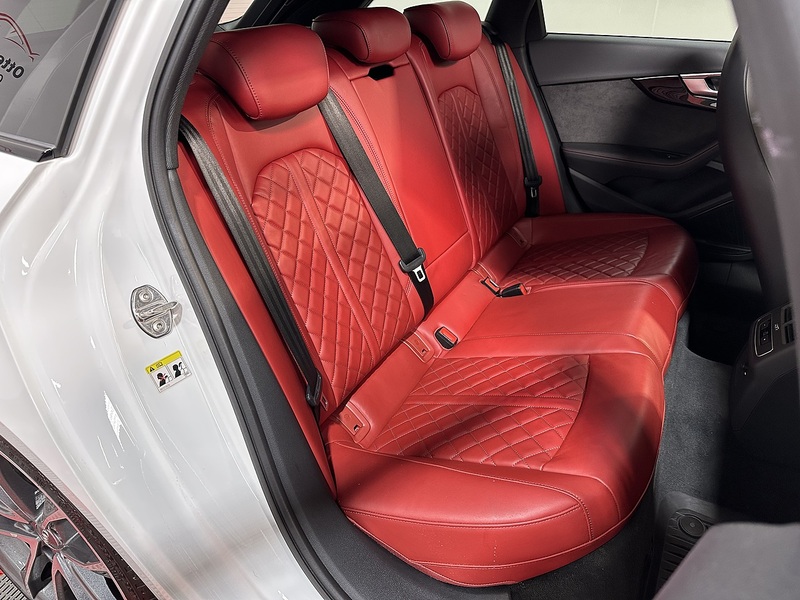 Audi S4 Avant TFSI V6 - U1393