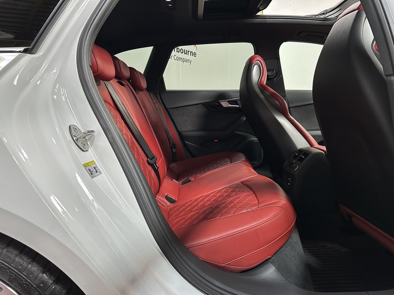 Audi S4 Avant TFSI V6 - U1393
