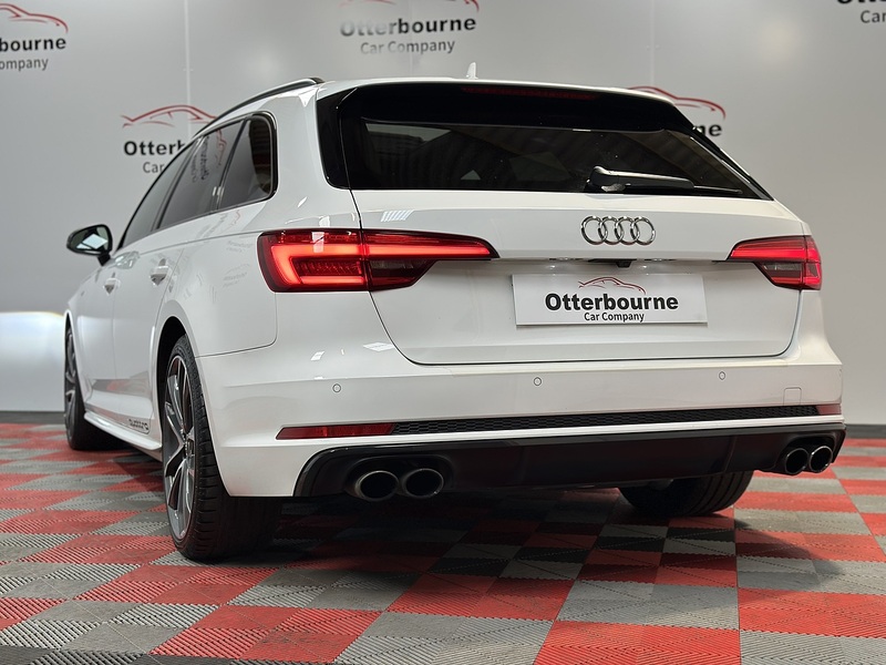 Audi S4 Avant TFSI V6 - U1393