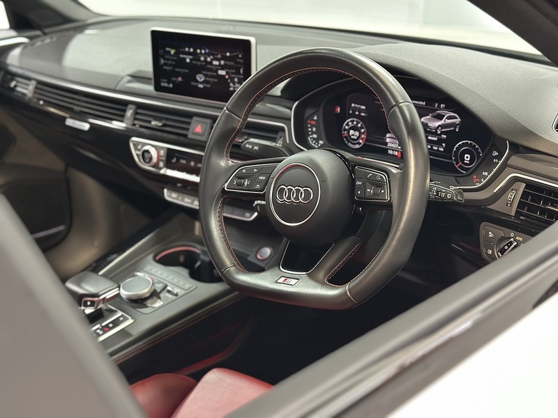 Audi S4 Avant TFSI V6 - U1393