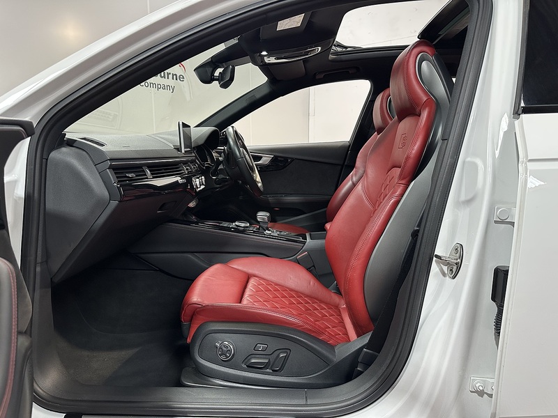 Audi S4 Avant TFSI V6 - U1393