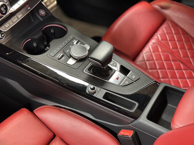 Audi S4 Avant TFSI V6 - U1393