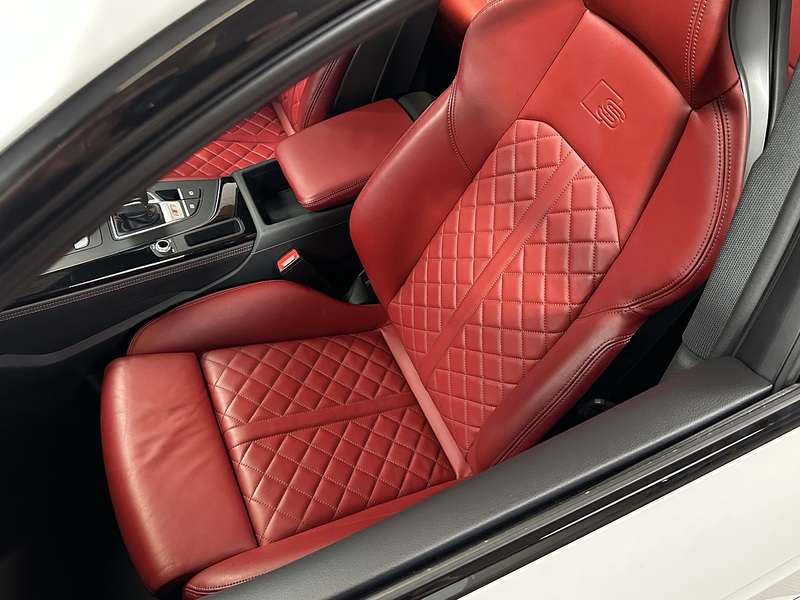 Audi S4 Avant TFSI V6 - U1393