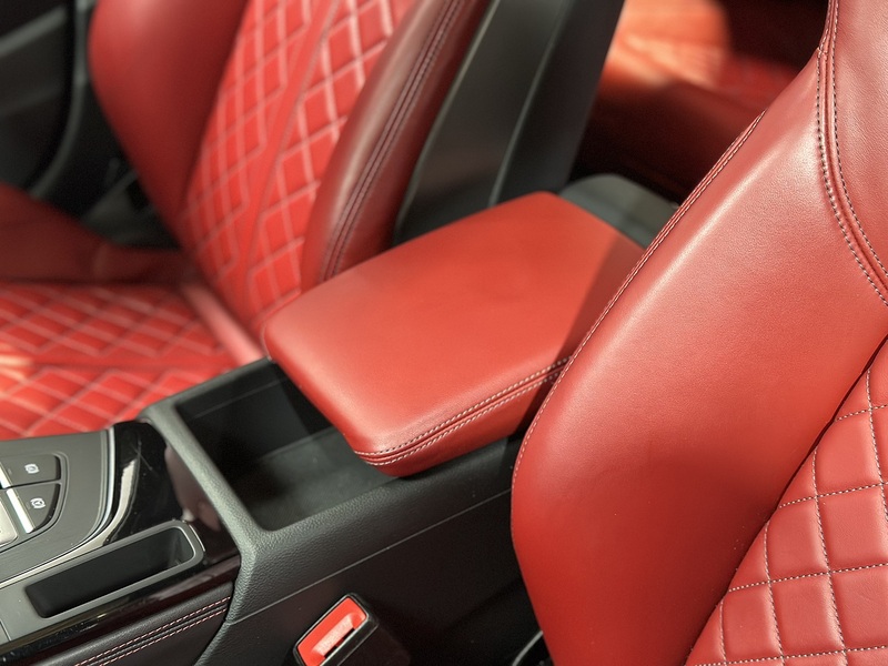Audi S4 Avant TFSI V6 - U1393