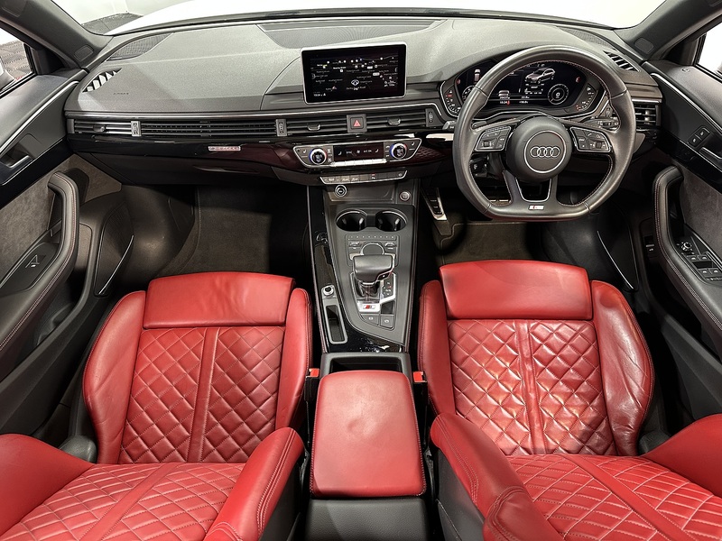 Audi S4 Avant TFSI V6 - U1393
