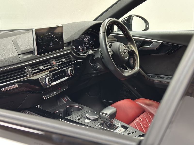 Audi S4 Avant TFSI V6 - U1393