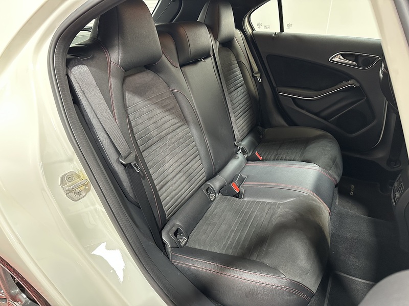 Mercedes-Benz A Class A180d AMG Line - U1401