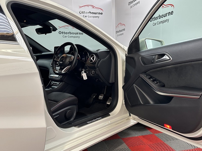 Mercedes-Benz A Class A180d AMG Line - U1401